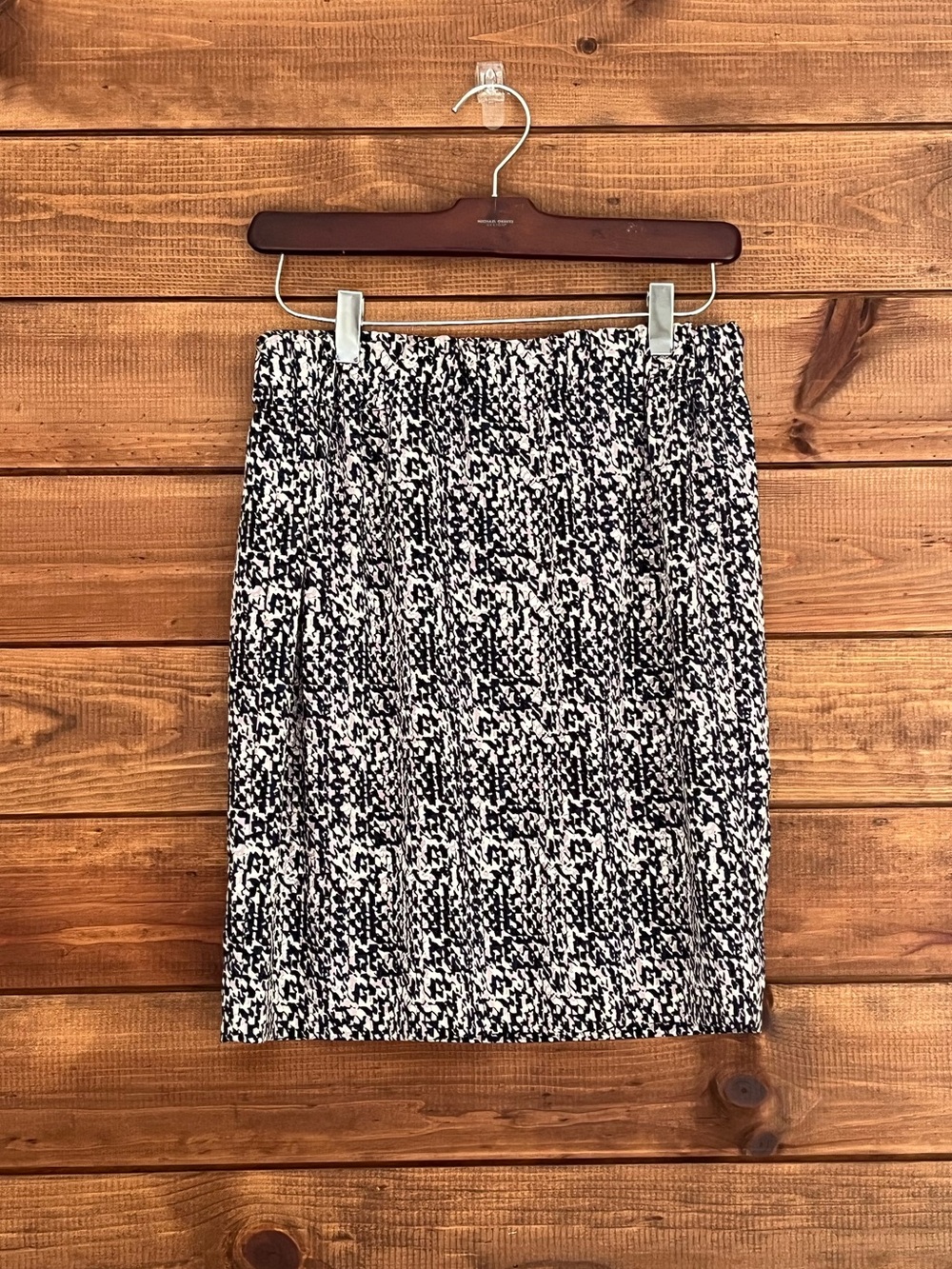 Ann Taylor 0P Black, Navy, Light Purple Abstract Pattern Elastic Waist Skirt